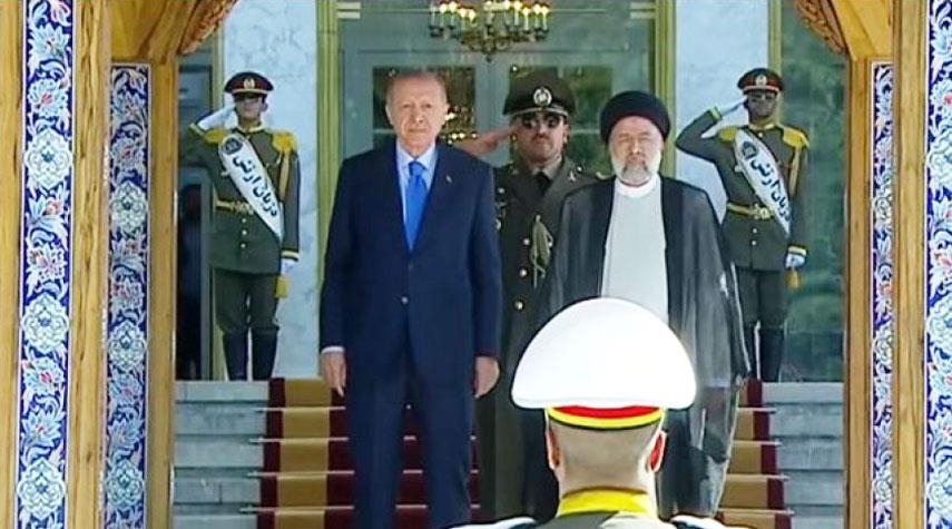 الرئيس الايراني يستقبل نظيره التركي في طهران