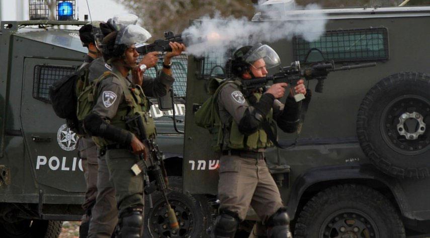 إصابة شابين فلسطينيين برصاص الاحتلال في الضفة