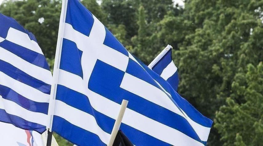 الحكومة اليونانية تنجو من تصويت حجب الثقة