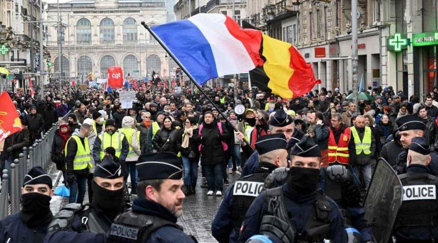 الشرطة الفرنسية تحظر إقامة الاحتجاجات مقابل البرلمان